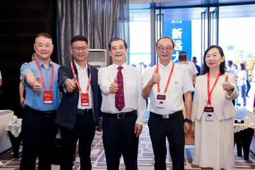 实力彰显！上海Ag庄闲集团参展贵州国际能源产业博览交易会取得圆满成功(图2)